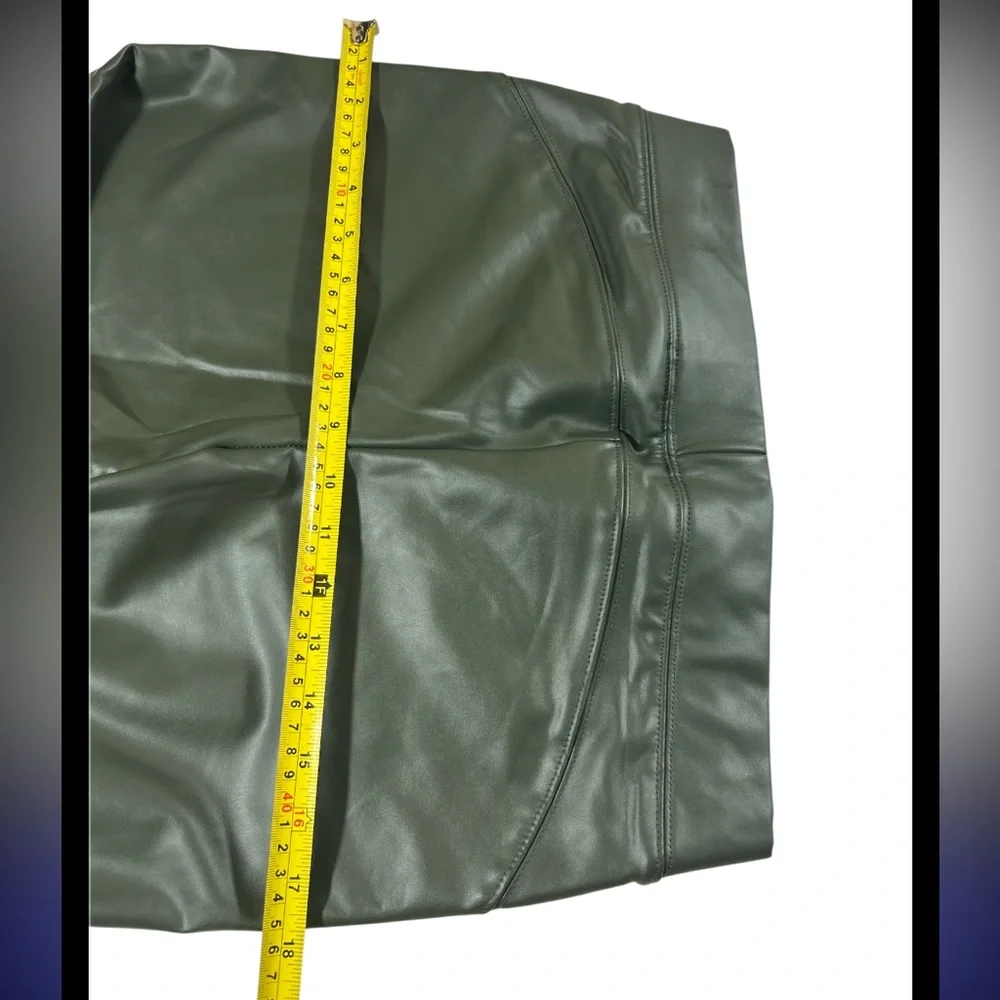 Fashion Nova‎ Olive Faux Leather Fleece Lined Straight Leg Pants Size L